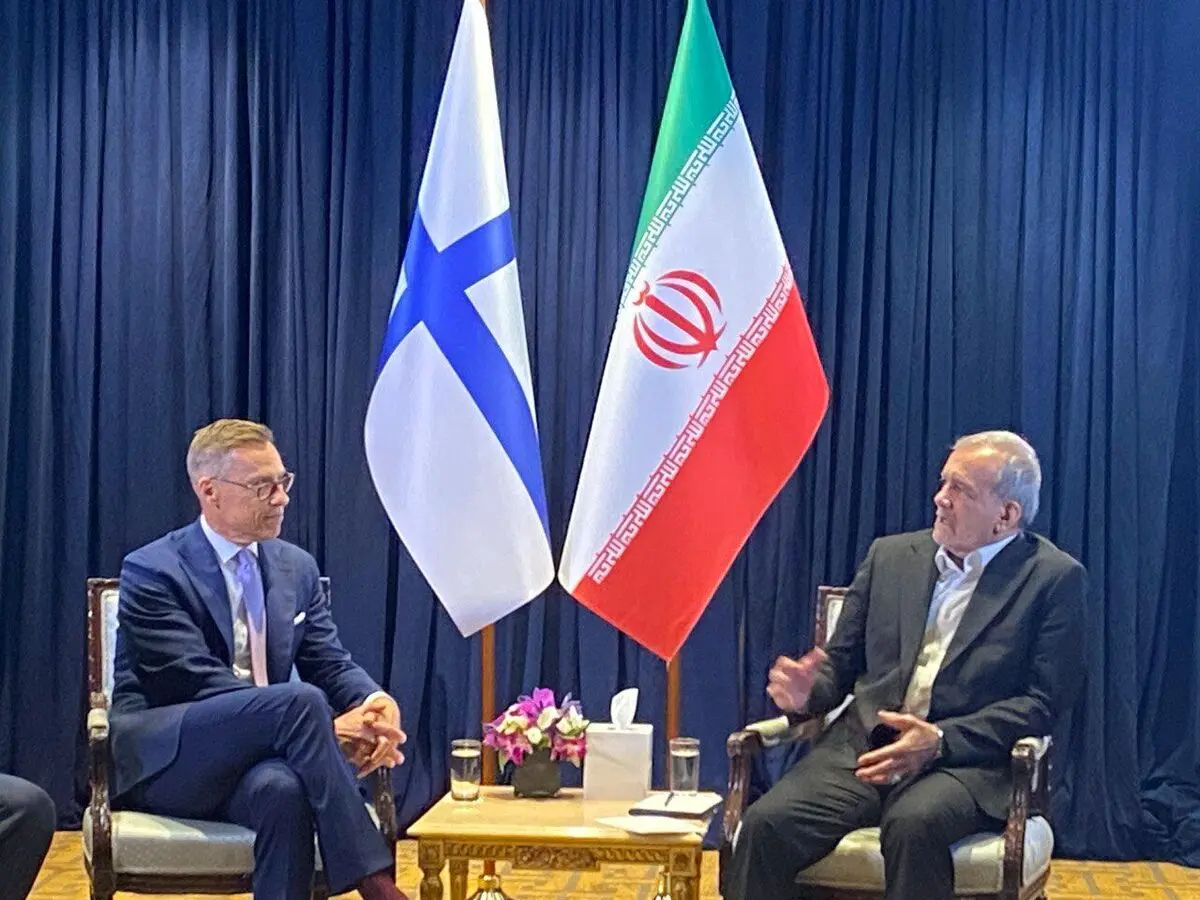 پنجمین دیدار پزشکیان در نیویورک؛ گفت‌وگو با رئیس جمهوری فنلاند/ ویدئو

