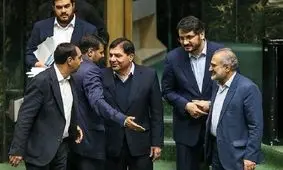 پشت‌پرده تقابل اخیر وزارتخانه‌های راه و اقتصاد/ سیمان و فولاد مانند خودرو از بورس خارج می‌شوند؟