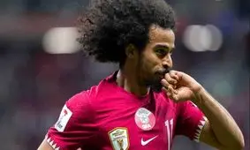  هدیه ویژه یک هوادار قطری به اکرم عفیف/ عکس

