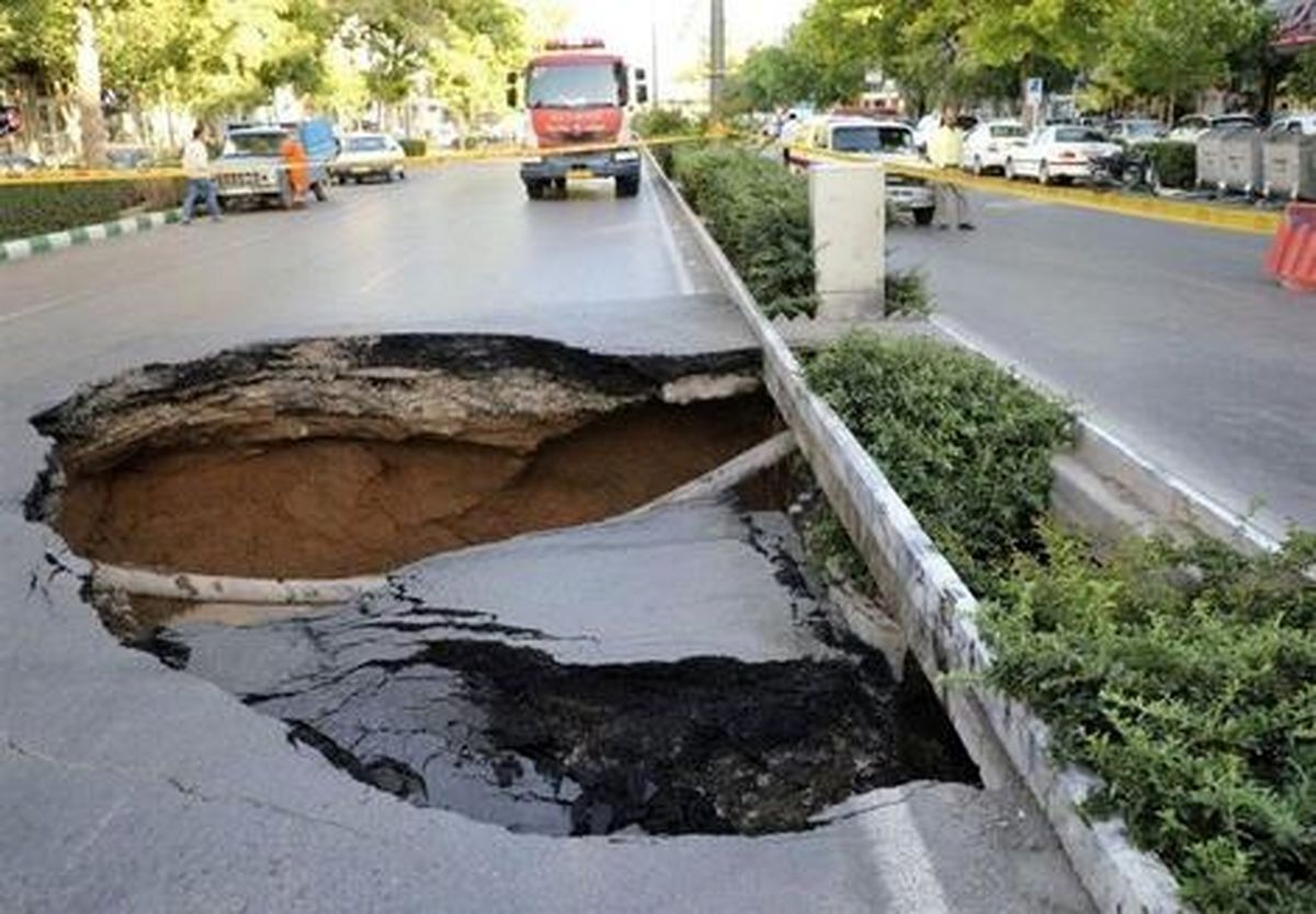 نماینده اصفهان: اگر برای فرونشست چارهای نشود، باید شهر را ترک کنیم
