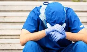 گروکشی از رزیدنت‌ها برای مهاجرت نکردن/ وثیقه بگذار بعد درس بخوان