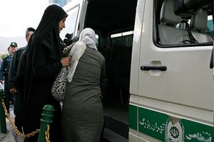 درخواست مهاجری از سردار رادان : با لباس شخصی به همراه خانواده به خیابان ها بروید و از زنان محجبه درباره 