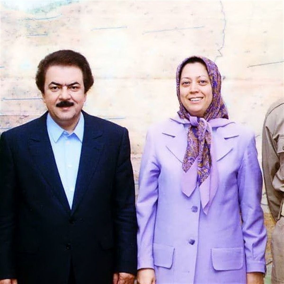 اعلام کد ملی مسعود و مریم رجوی در دادگاه منافقین در تهران/ عکس