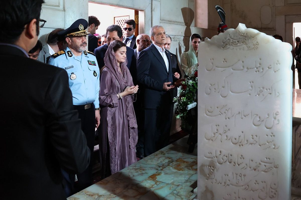 شعرخوانی پزشکیان در پاکستان؛ از جوانی با اشعار اقبال لاهوری آشنا بودم/ ویدئو