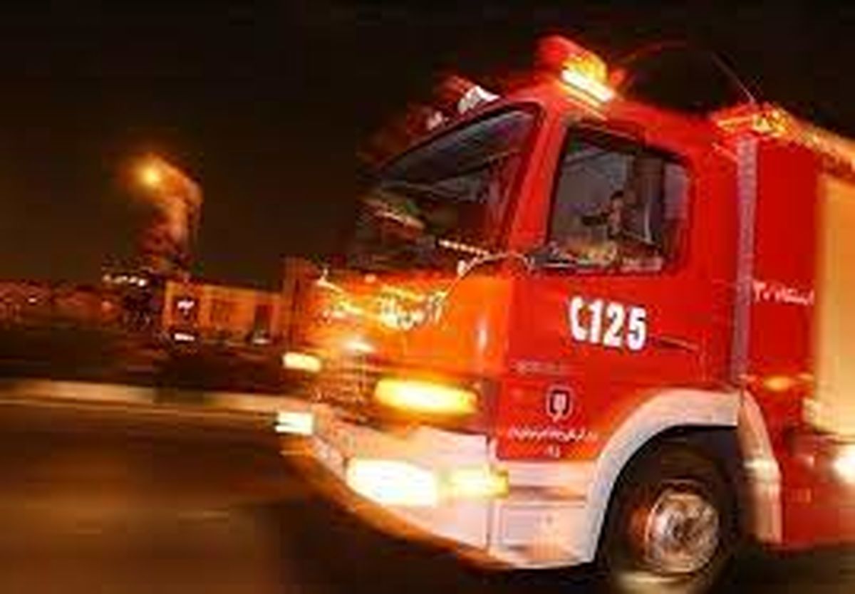 آتش سوزی یک واحد مسکونی در خیابان شهید اندرزگو تهران/ ویدئو