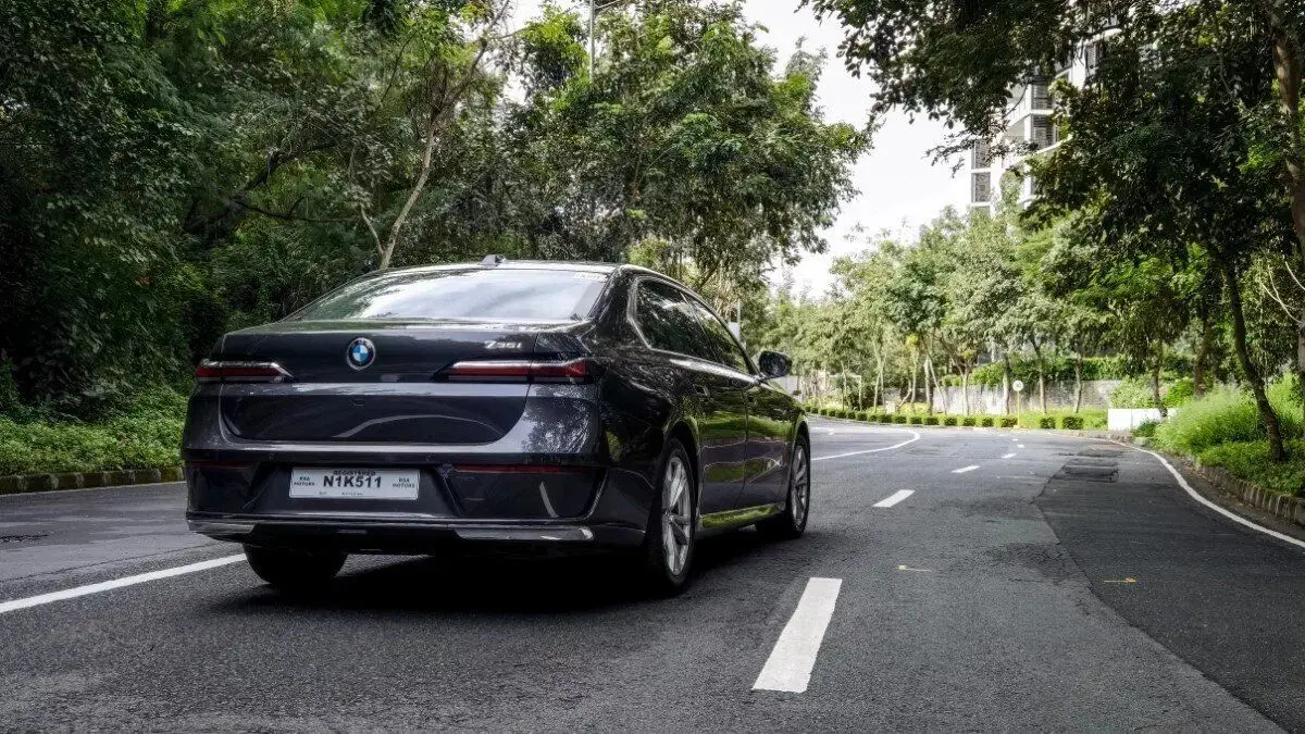 بی‌ام‌و 735i