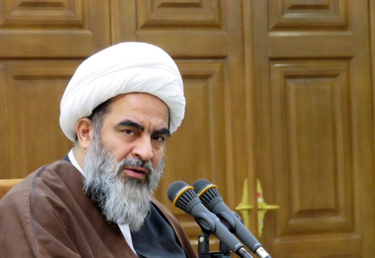 مصیبت بزرگی است که در یک روز 41 نفر شیعه و جوانان مؤمن را گردن بزنند/ آل سعود با این جنایات، زوال خودش را نزدیک میکند/ اینها چه موجودات قسی القلبی هستند/ نمیشود یک حکومتی به خاطر اینکه پول و نفت دارد، هر جنایتی را انجام دهد