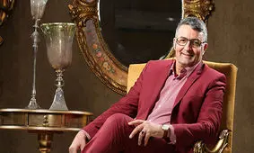 در سوگ فوت مادر و در تلاش برای خنداندن مردم/ ویدئو