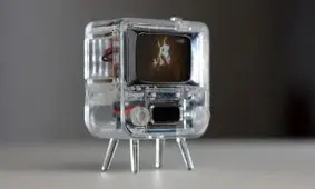 تلویزیونی به اندازه انگشت شست شما