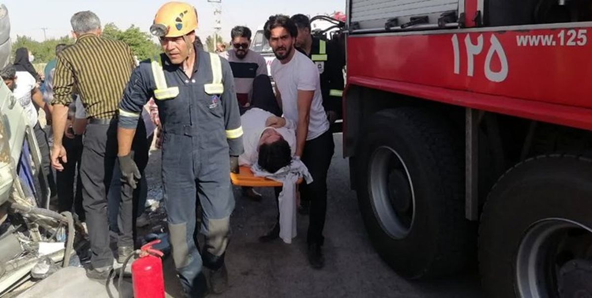واژگونی مینیبوس در محور مشهد به نیشابور با ۱۸ مصدوم