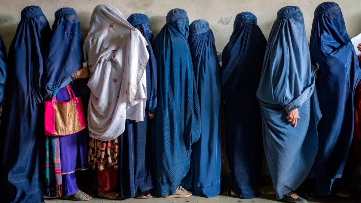 سازمان ملل در آستانه نشست دوحه: طالبان زنان را میهراسانند؛ امارت اسلامی: زنان ضعیفتر از مردانند