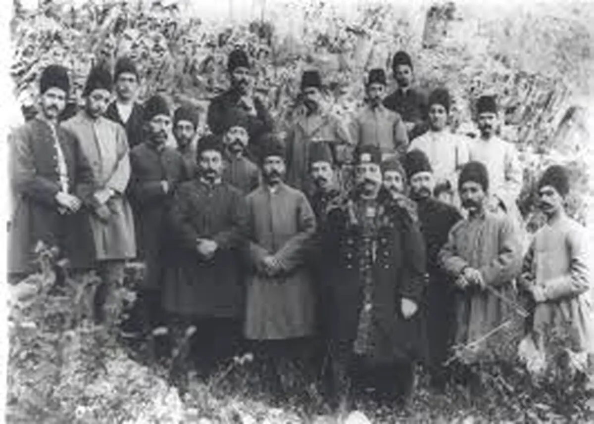 سفر در زمان؛ «توپخانۀ اصفهان» در زمان قاجار در حال تمرین در میدان مشق تهران 