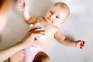  آیا دستمال مرطوب برای نوزادان مضر است؟

