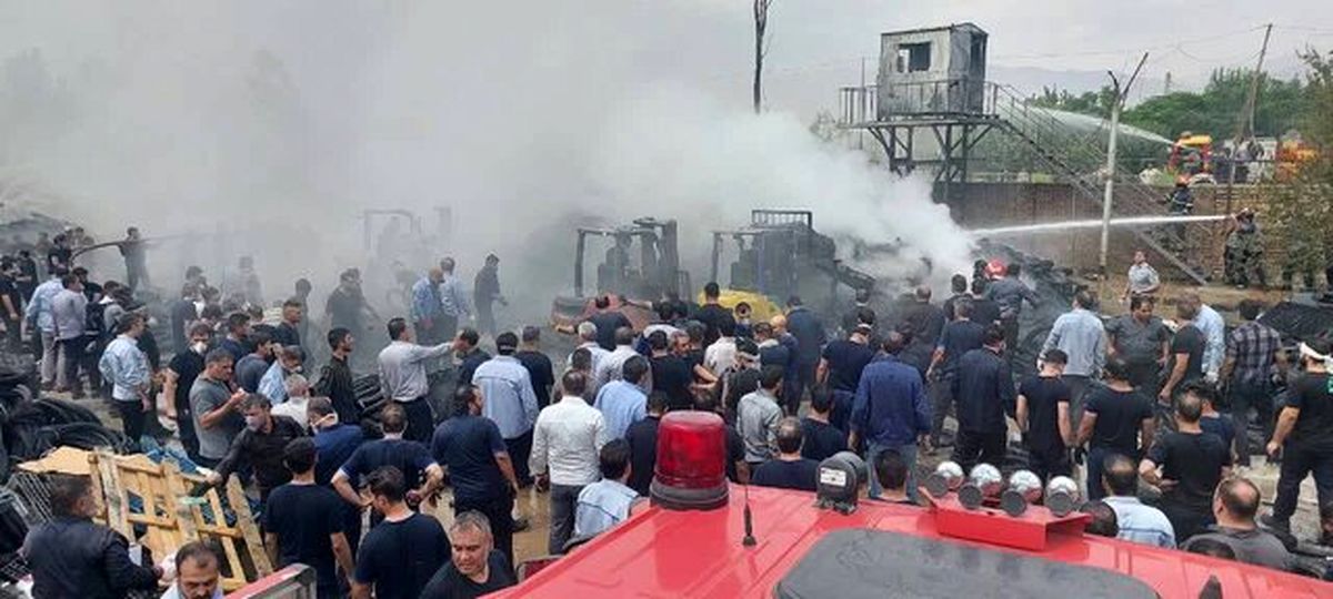 حریق کارخانه لاستیکسازی در حومه تهران و سوختگی ۵۰ نفر