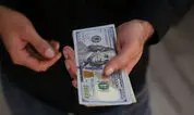 پشت پرده اصرار بر تثبیت دلار |  ارز ارزان به چه کسی می‌رسد؟ | هشدار درباره بازگشت دلار دستوری؛ تجربه ۴۲۰۰ و ۲۸۵۰۰ فراموش شده است؟