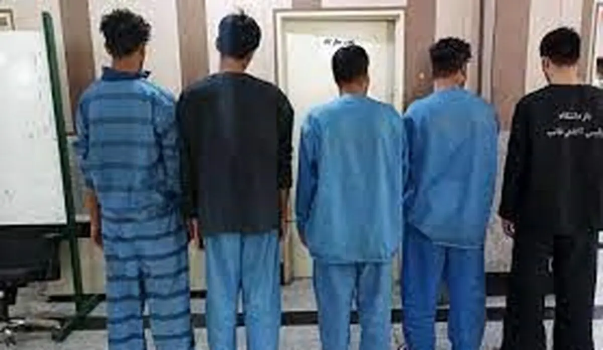 زورگیری خشن از یک خبرنگار در خیابان بهشت/ زورگیران زمینگیر شدند/ ویدئو