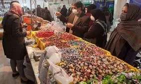 قدرت خرید مردم برای شب یلدا آب رفت/ رد اتهام «گرانفروشی» اصناف از سوی نایب‌رئیس اتاق اصناف تهران

