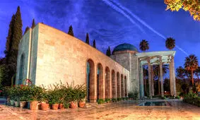 سفر به ایران قدیم؛ منظرۀ آرامگاه سعدی در شیراز در حدود 60 سال قبل