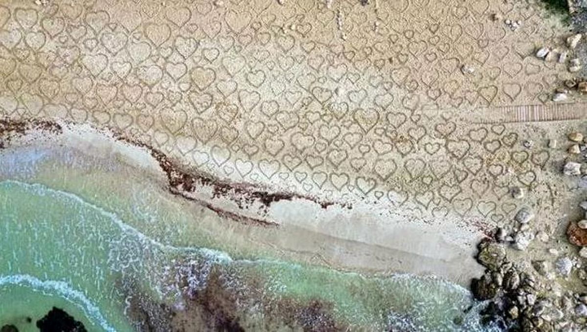 ۴۰۰ قلب روی شن؛ هدیه پدر به دختر بیمار