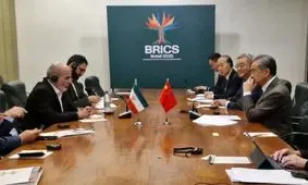 احمدیان: ایران متحدان راهبردی خود را در جریان مذاکرات با آمریکا قرار می‌دهد/ ویدئو