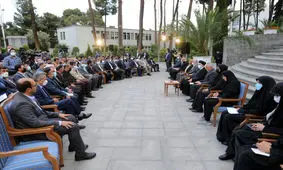  رئیسی بر اهتمام دولت بر رفع مشکلات بیمه، مسکن و اشتغال قهرمانان ملی تاکید کرد

