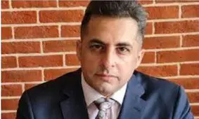 رضا نصری: این هم از شعار «اول آمریکا»!