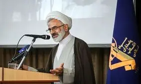 نماینده ولی فقیه در سپاه: نماز شب‌خوان متحجر و تندرو‌های لائیک هم در جبهه مقابل ما حضور دارند