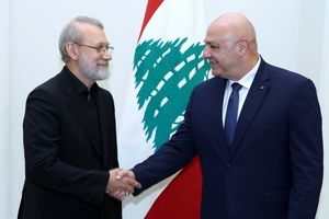  دوستی که ما می‌خواهیم بین لبنان و ایران برقرار شود، نباید از طریق یک فرقه یا یک بخش از لبنانی‌ها باشد/ هرگونه مداخله خارجی دیگران در امور داخلی خود را از هر طرفی که باشد رد می‌کنیم/ دولت لبنان و نیروهای مسلح آن مسئول امنیت همه لبنانی‌ها هستند
