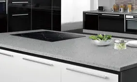 اشتباهی که عمر صفحه کابینت آشپزخانه را کم می کند