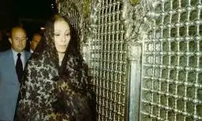 یادداشت عجیب فرح پهلوی در مقدمه قرآن