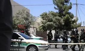 گروگان‌گیری در خیابان ولیعصر تهران/ مهار گروگانگیر بعداز دو ساعت مذاکره/ ویدئو 