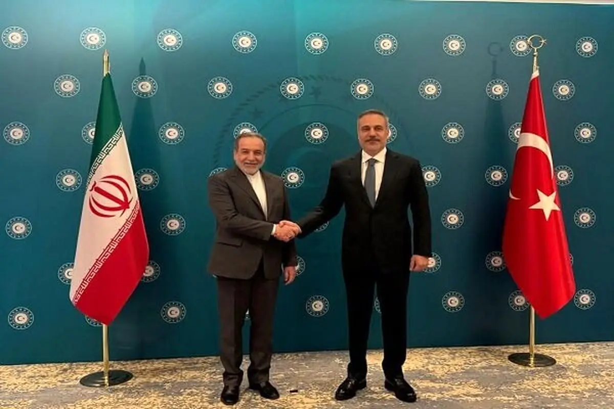 عراقچی و هاکان فیدان دیدار کردند
