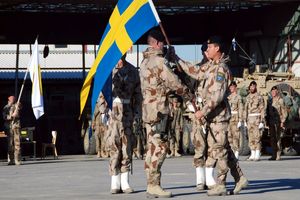 هشدار ارتش و دولت سوئد به شهروندان برای آمادگی جنگ با روسیه/ سوئدی‌ها هراسان به فروشگاه‌ها هجوم بردند

