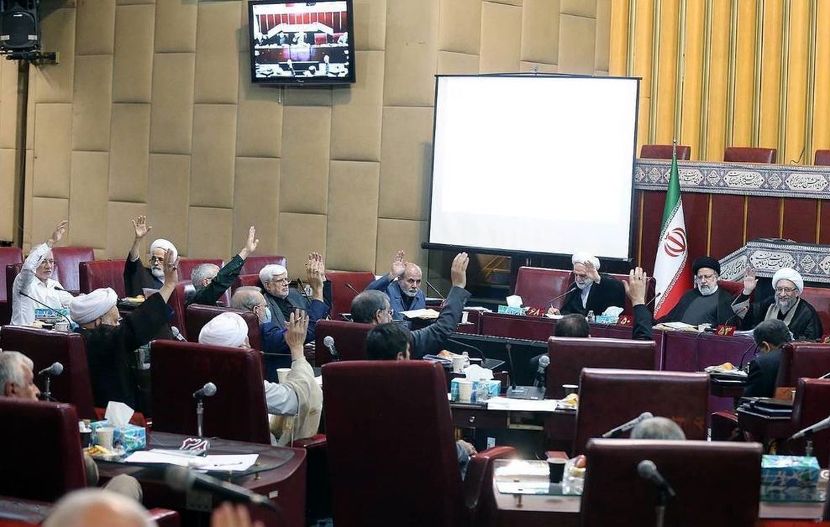 آملی لاریجانی: مجلس حق ندارد راجع به اداره مجمع تشخیص قانون بنویسد/ تصاویر حاضران جلسه مجمع و نگاه خاص احمدی نژاد به رئیس بانک مرکزی/ عکس