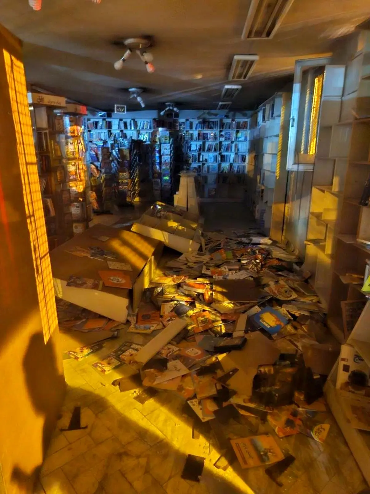 تصاویری از حمله جنایتکارانه امریکایی-صهیونی به منطقه آبسردار تهران/ 5 نفر شهید شدند