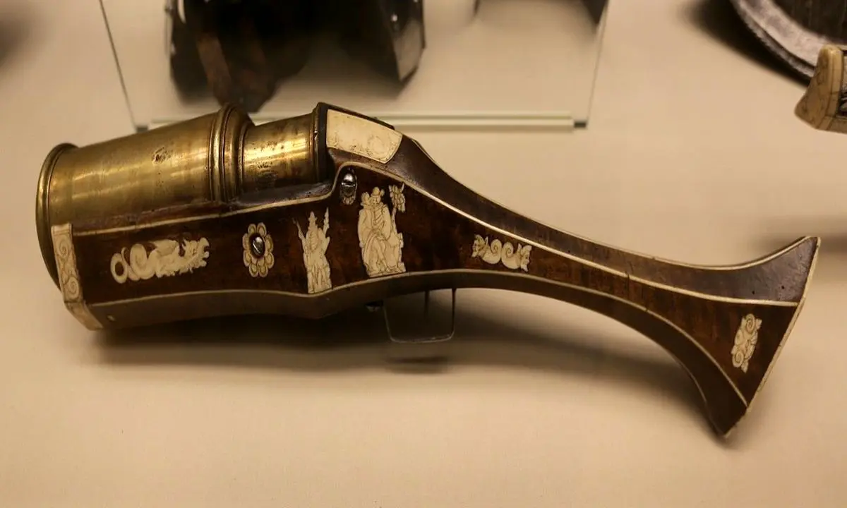 یک اسباب بازی جنگی؛ جد نارنجک اندازهای امروزی