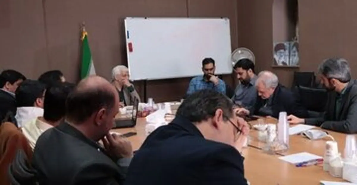 عکس جنجالی از جلسات دولت سایه سعید جلیلی/ نام این مرد در پرونده فساد چای دبش مطرح است

