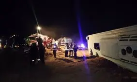 جدیدترین جزئیات از حادثه واژگونی اتوبوس در کرمان؛ ۸ نفر از جانباختگان زن هستند


