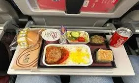 پذیرایی لاکچری از مسافران هواپیمای کیش خبرساز شد/ ویدئو