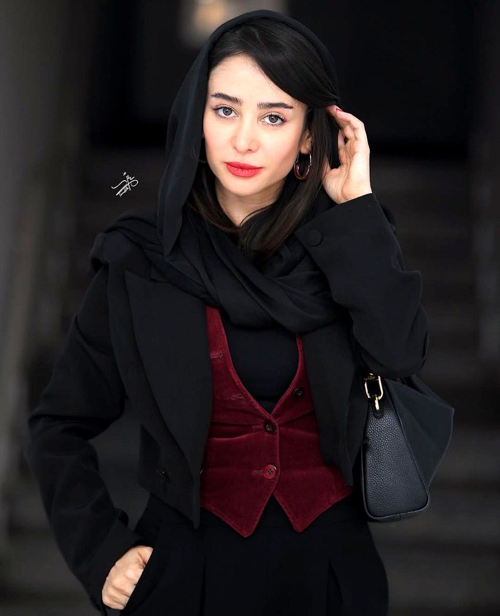 الناز حبیبی در اکران قسمت پایانی جان سخت 2