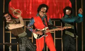 سکانس خوانندگی عاشقانه و محشر بهرام افشاری در فیلم فسیل/ ویدئو