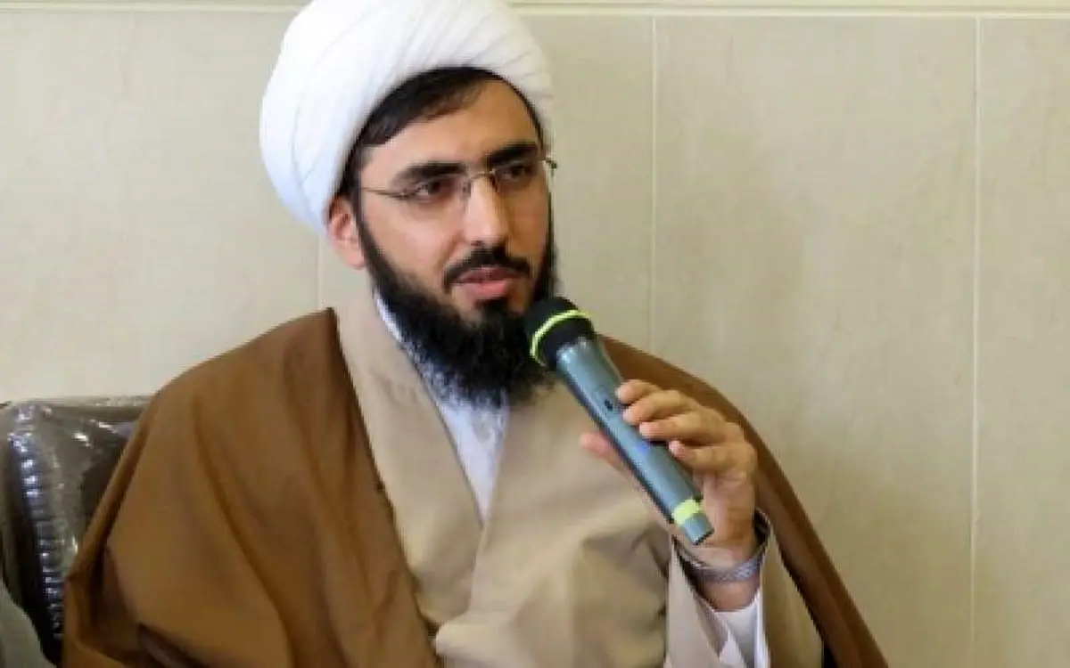 مربی غیرمسلمان برای دختر مسلمان خلاف شرع است/ فولاد مبارکه زودتر این بساط را جمع کند

