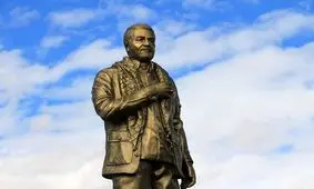 واکنش تند امام جمعه شهرکرد به آتش زدن تندیس سردار سلیمانی