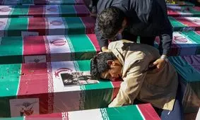 دیدار نمایندگان رهبر انقلاب با خانواده‌ شهدای حادثه تروریستی در کرمان

