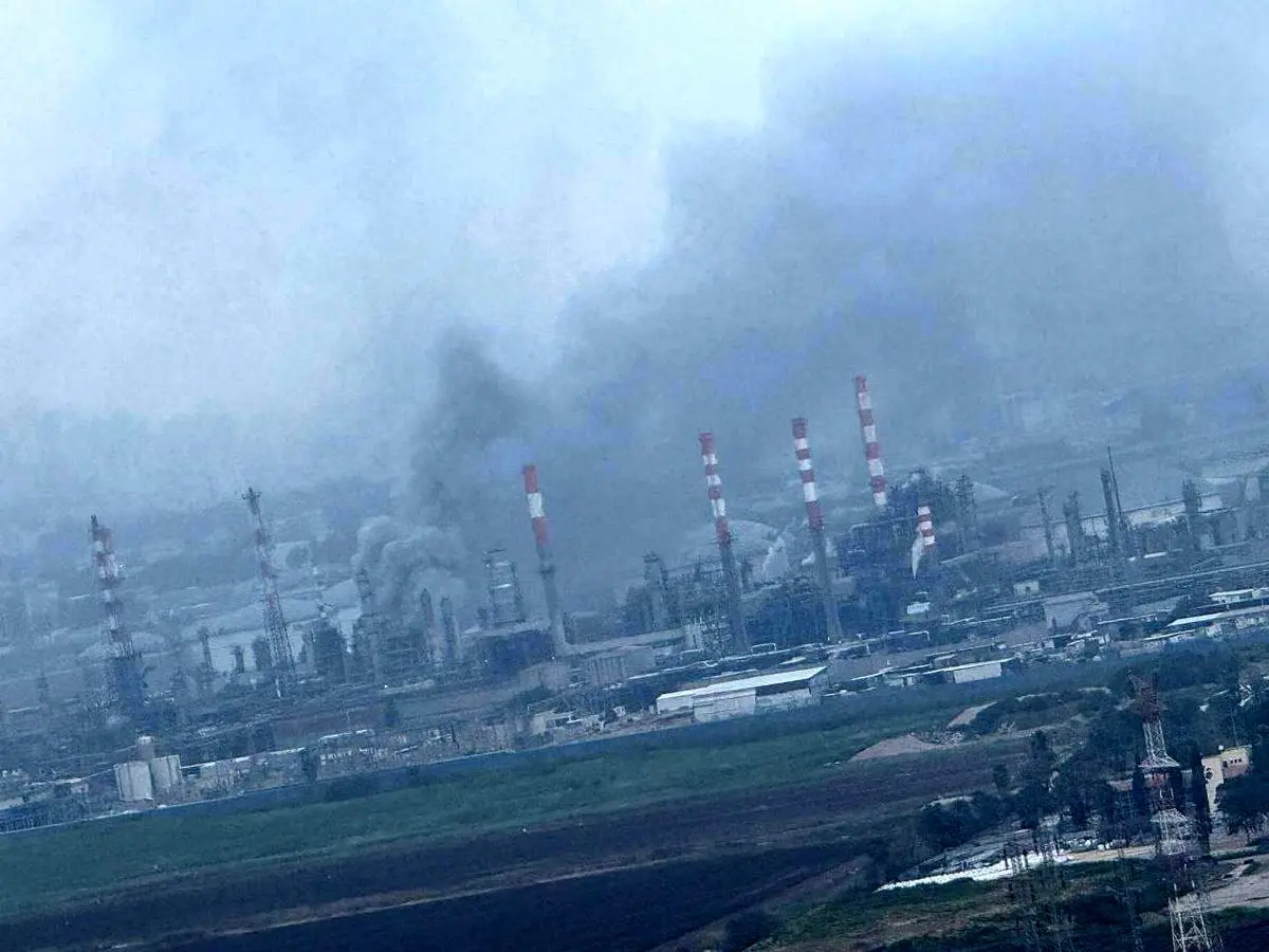 وضعیت پالایشگاه حیفا بعد از اصابت موشک‌های ایران/ ویدئو