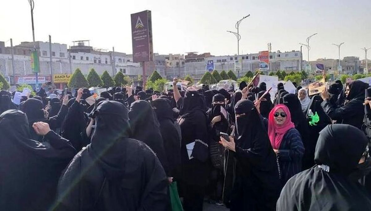  تظاهرات زنان یمنی در عدن در اعتراض به اوضاع اقتصادی و قطعی برق 