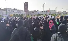 تظاهرات زنان یمنی در عدن در اعتراض به اوضاع اقتصادی و قطعی برق