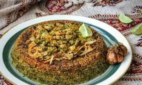 ته انداز مرغ با سس پستو؛ پلو مخلوط با طعم ویژه