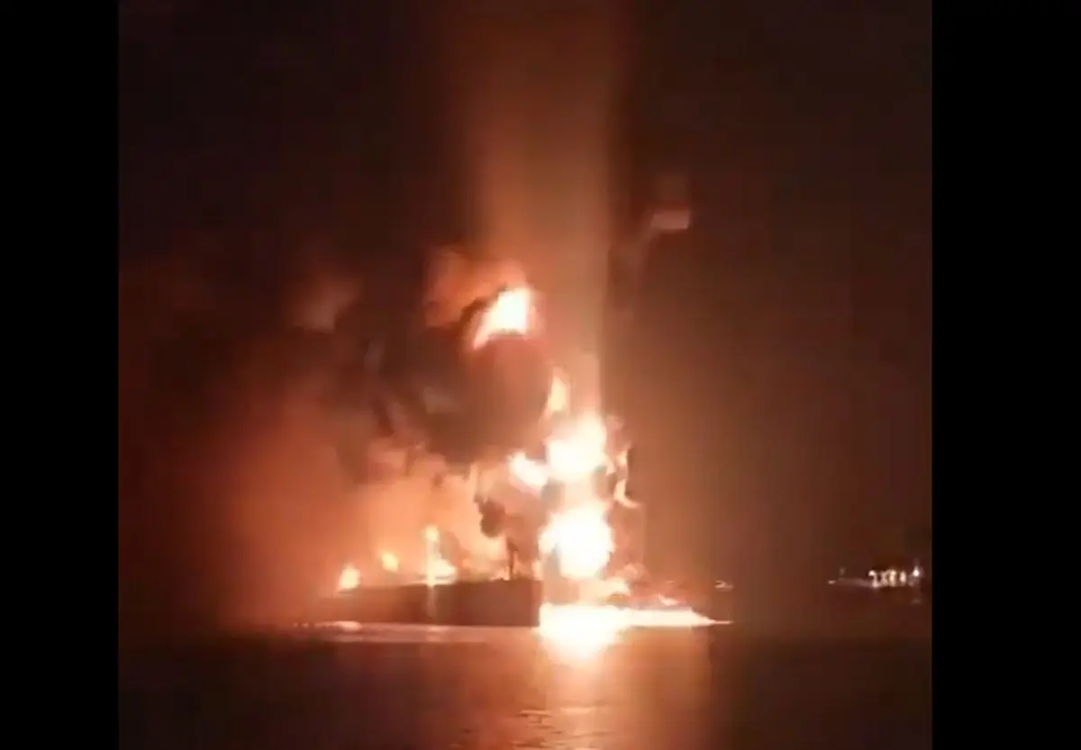 حمله شهپادی‌ امشب در خلیج فارس ۲ نفتکش را منفجر کرده است/ ویدئو