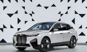 طراحی خودرو BMW با قابلیت تنظیم رنگ بدنه و رینگ‌ها از طریق LED/ ویدئو